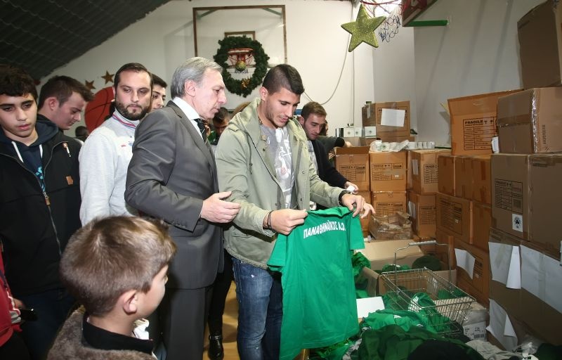 Παναθηναϊκός: Πλήθος κόσμου αλλά και Καρέλης, Ντίνας στο Bazaar (photos)
