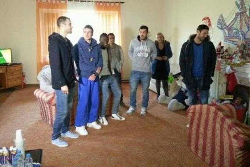 Κέρκυρα: Μοίρασαν δώρα και γλυκά στα παιδιά (photos)