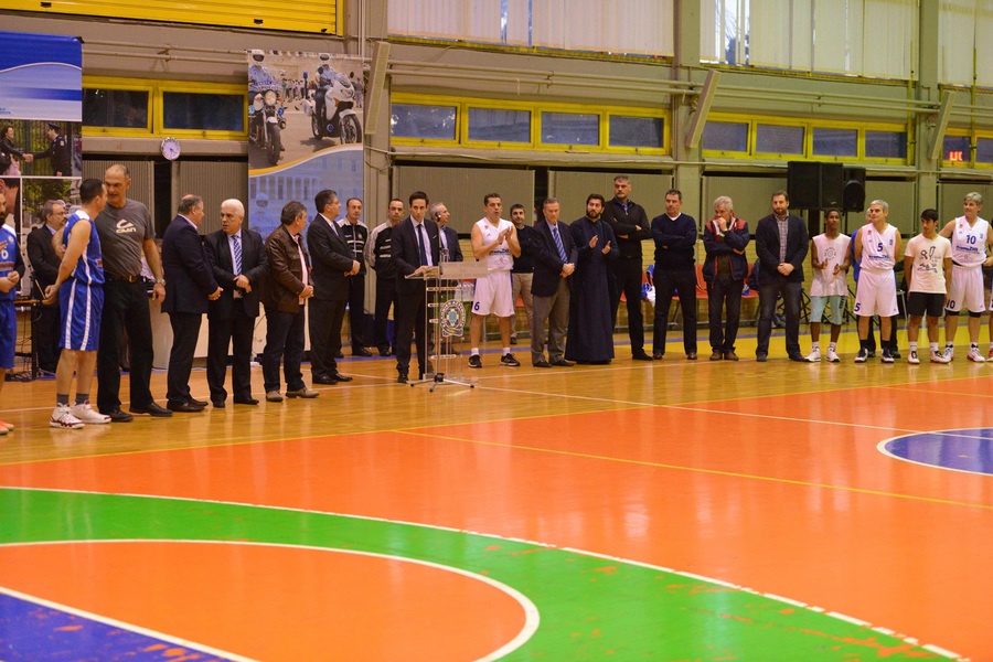 Ελληνική Αστυνομία: Έπαιξε μπάσκετ για την «Κιβωτό του κόσμου» (photos)