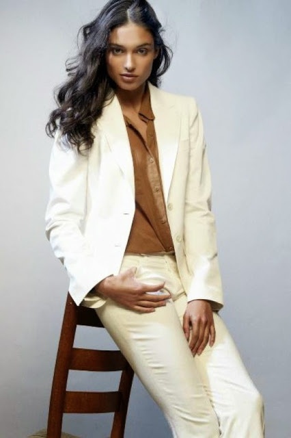 Αστέρας της Τσέλσι «σκόραρε» ... παράνομα με την Μις Ολλανδία   (photos)