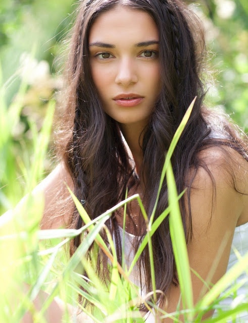 Αστέρας της Τσέλσι «σκόραρε» ... παράνομα με την Μις Ολλανδία   (photos)