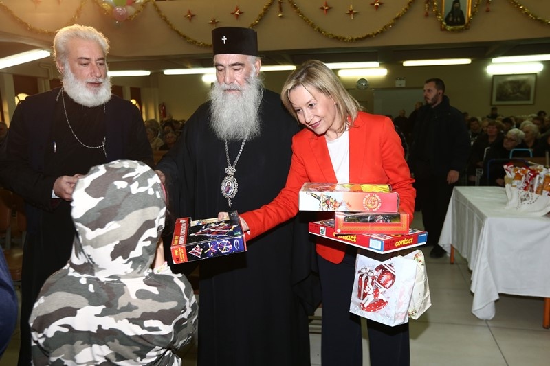 Ολυμπιακός: Στηρίζει το έργο της Ιεράς Μητρόπολης Νίκαιας (photos)