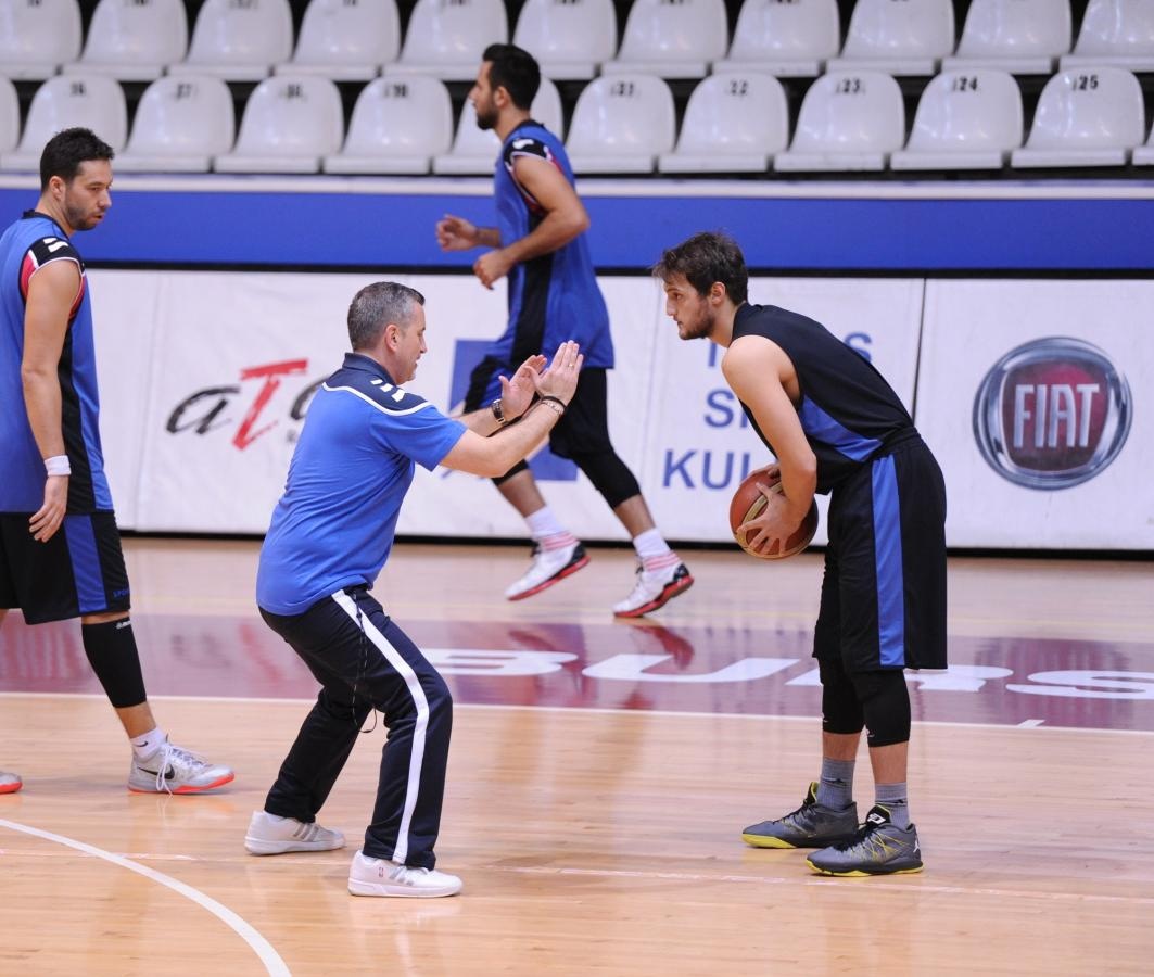 Τόφας Μπούρσα: Ανέλαβε ο Ζούρος (photos)