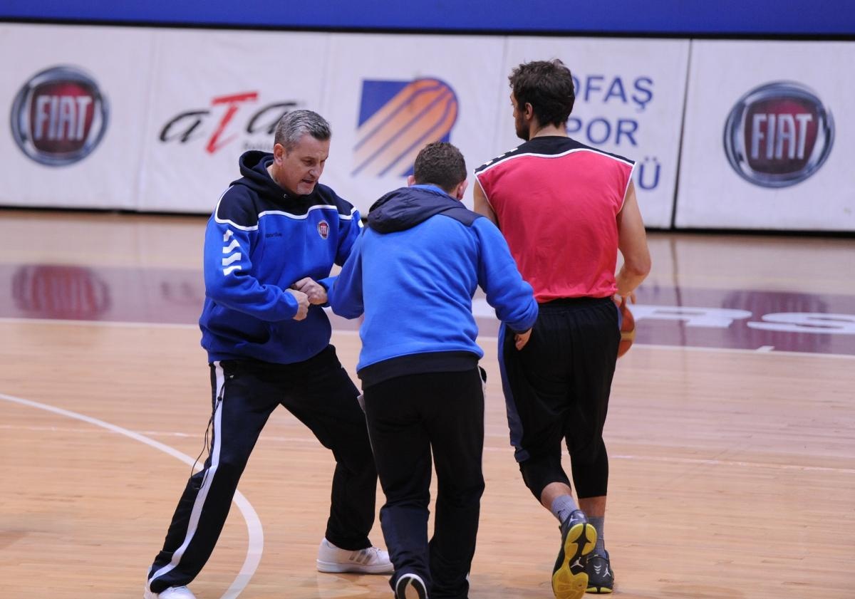 Τόφας Μπούρσα: Ανέλαβε ο Ζούρος (photos)
