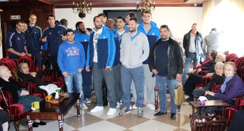 Ρέθυμνο: Χριστουγεννιάτικη «αγκαλιά» (photos)