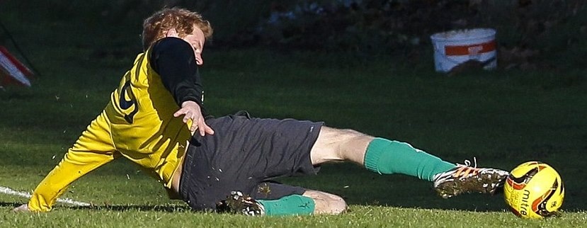 Άσφαιροι Πρίγκιπας Χάρι και Τζέιμς Μίντλετον στον χριστουγεννιάτικο αγώνα (photos+videos)