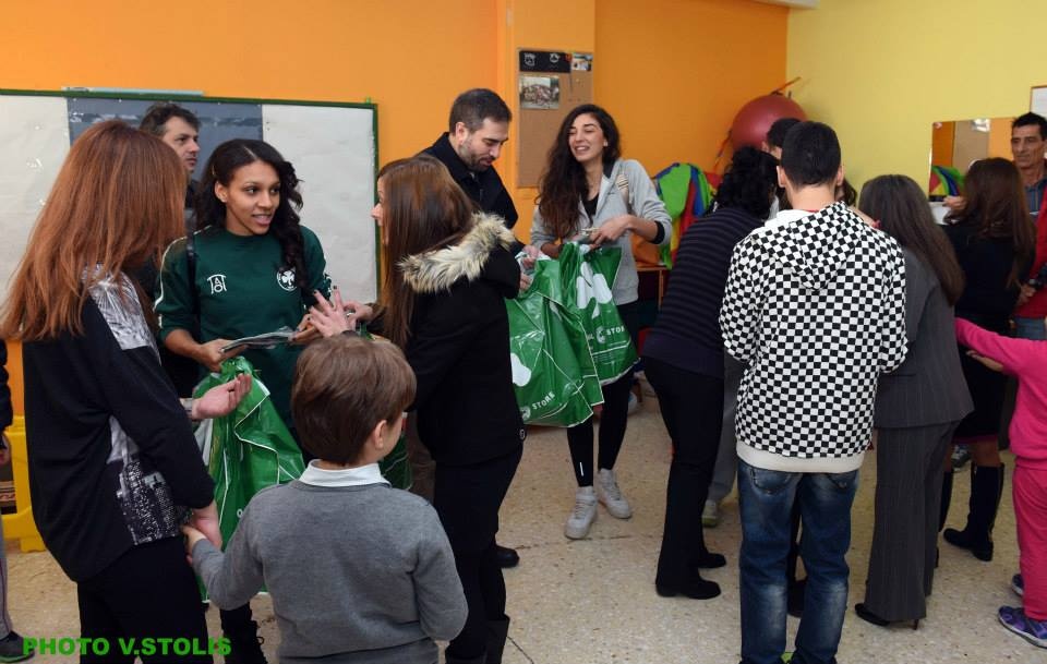 Παναθηναϊκός: Μοίρασε αγάπη σε παιδιά (photos)