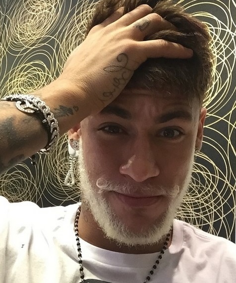 Μπαρτσελόνα: Άσπρισαν... τα μούσια του Νεϊμάρ! (photo)