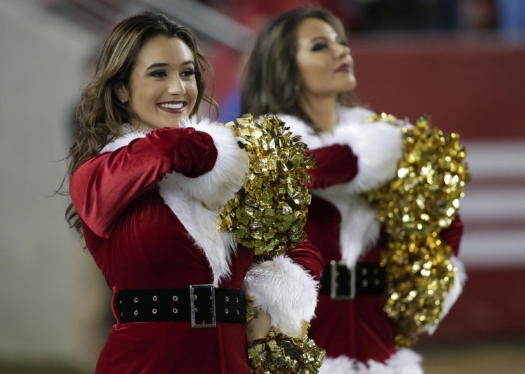 NFL: Στο 100% χριστουγεννιάτικες Cheerleaders (photos)