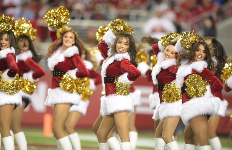 NFL: Στο 100% χριστουγεννιάτικες Cheerleaders (photos)