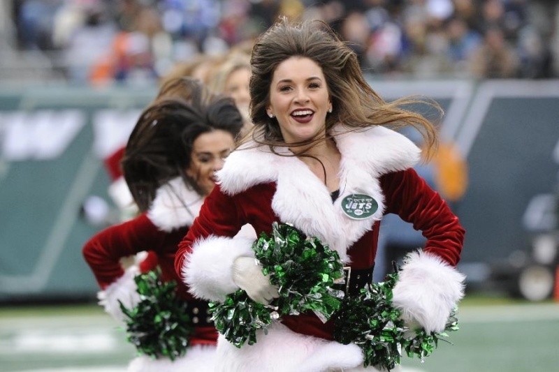 NFL: Στο 100% χριστουγεννιάτικες Cheerleaders (photos)