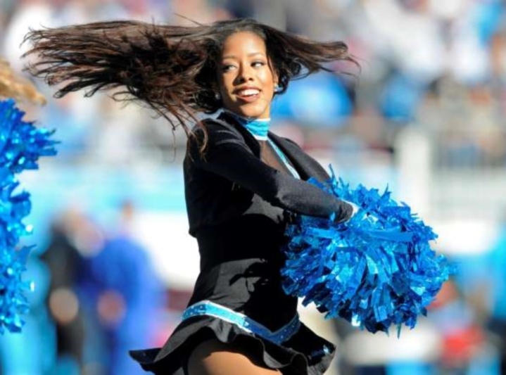 NFL: Στο 100% χριστουγεννιάτικες Cheerleaders (photos)