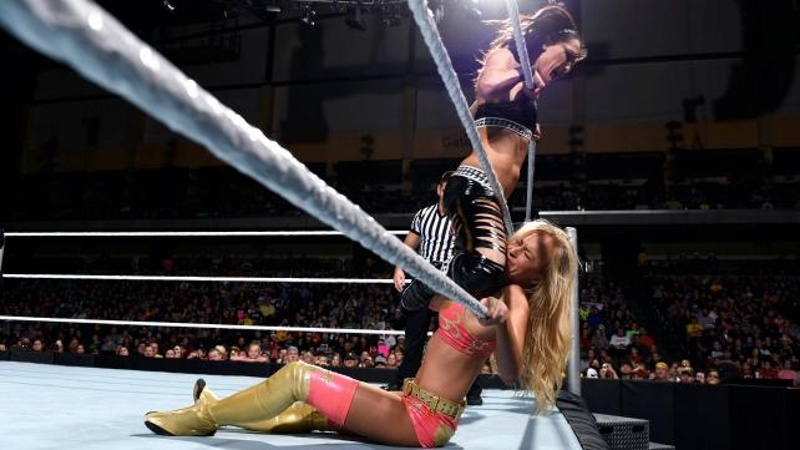 Main Event: Χριστουγεννιάτικη νίκη για Big E. (photos+videos)