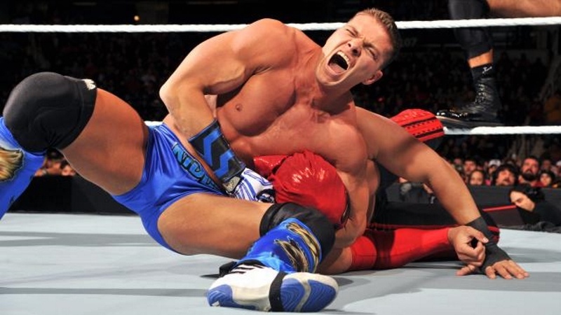 Main Event: Χριστουγεννιάτικη νίκη για Big E. (photos+videos)