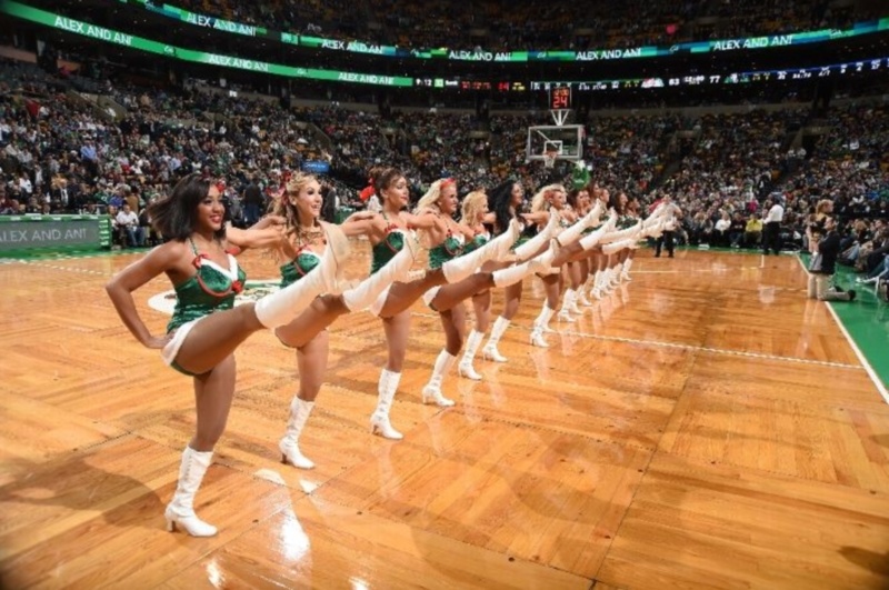 NBA: Χριστουγεννιάτικες χορεύτριες (photos)