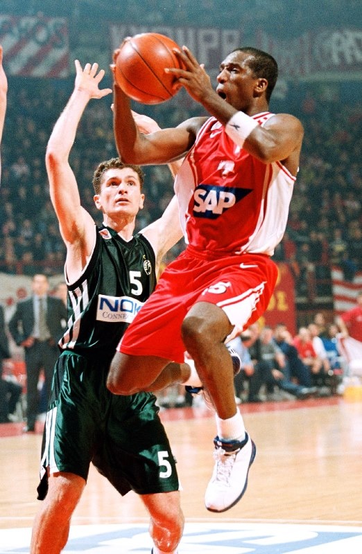 Ρίβερς στο Onsports: «Έπρεπε να μείνω στον Ολυμπιακό!» (photos+videos)