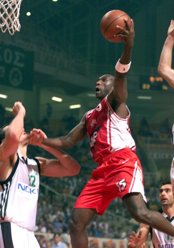 Ρίβερς στο Onsports: «Έπρεπε να μείνω στον Ολυμπιακό!» (photos+videos)