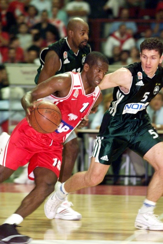 Ρίβερς στο Onsports: «Έπρεπε να μείνω στον Ολυμπιακό!» (photos+videos)