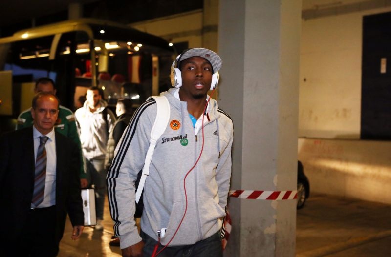 Ολυμπιακός – Παναθηναϊκός: Η άφιξη των «πράσινων» (photos)