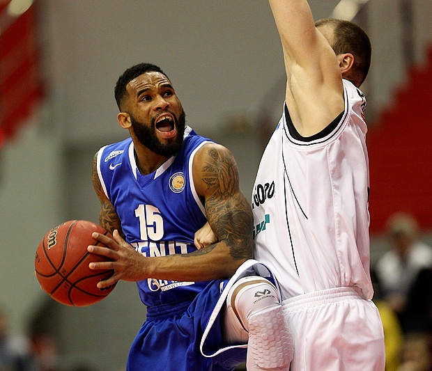 Νίζνι: Ο «διασυρμός» στην Αγία Πετρούπολη (photos+video)