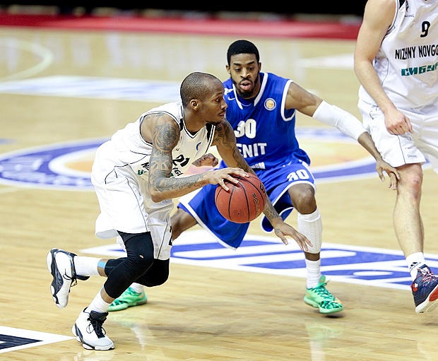 Νίζνι: Ο «διασυρμός» στην Αγία Πετρούπολη (photos+video)