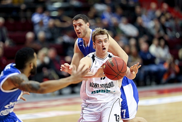 Νίζνι: Ο «διασυρμός» στην Αγία Πετρούπολη (photos+video)