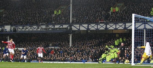 Στόουκ Σίτι: Σκόραρε με... λέιζερ ο Κρκιτς (photos)