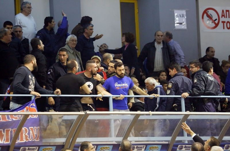 Εικόνες ντροπής στην Ελευσίνα! (photos+video)