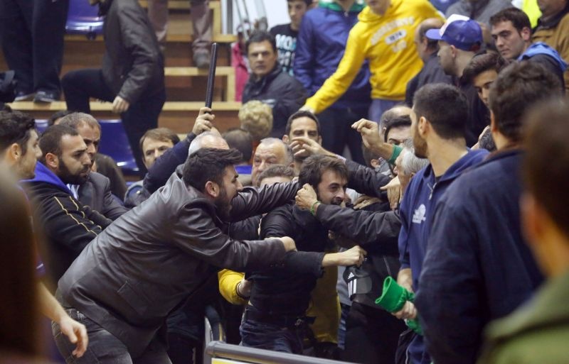 Εικόνες ντροπής στην Ελευσίνα! (photos+video)