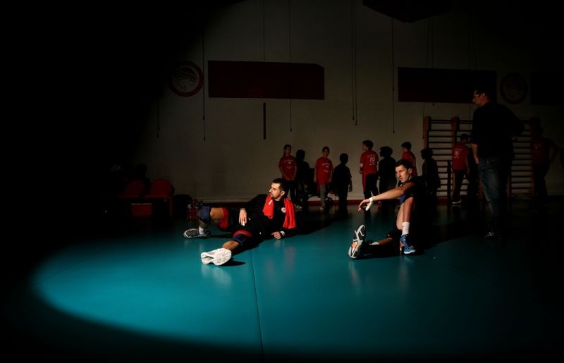 Ολυμπιακός – Φοίνικας Σύρου: Black out και διακοπή! (photos)