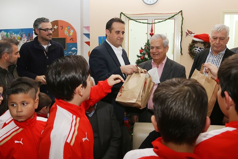 Ολυμπιακός: Δίπλα σε όσους έχουν ανάγκη οι «ερυθρόλευκοι» (photos)