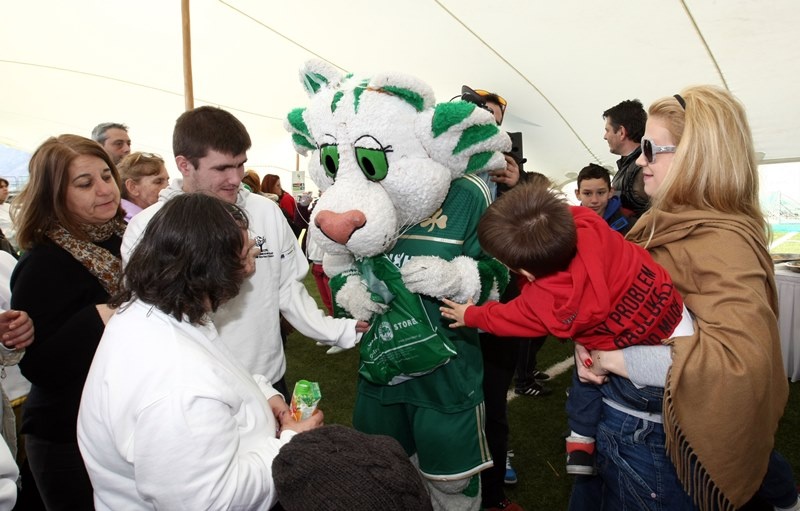 Παναθηναϊκός: Χάρισε χαμόγελα στα παιδιά (photos)