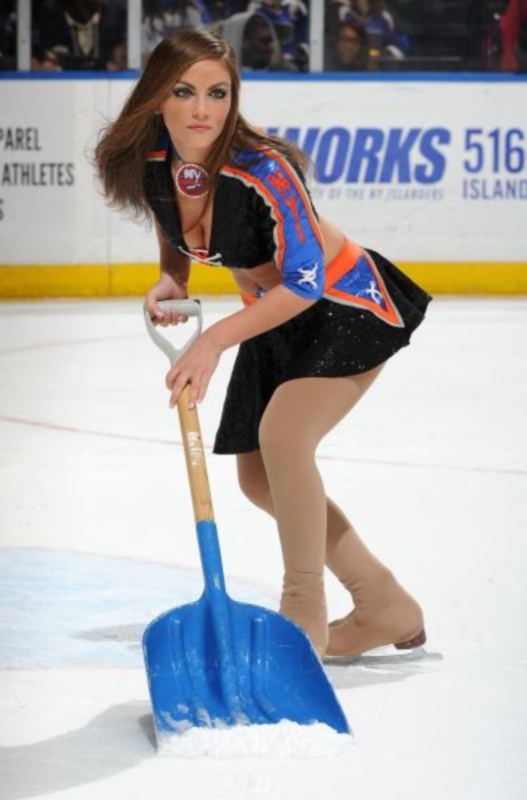 NHL: O πάγος κρατά και τα Ice Girls (photos)