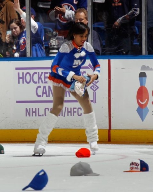 NHL: O πάγος κρατά και τα Ice Girls (photos)