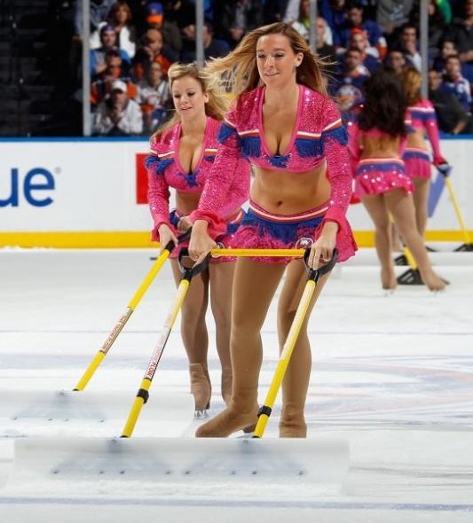 NHL: O πάγος κρατά και τα Ice Girls (photos)