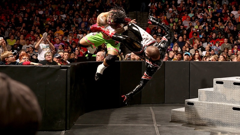 Main Event: Στεναχωρημένοι Edge και Christian (photos+videos)