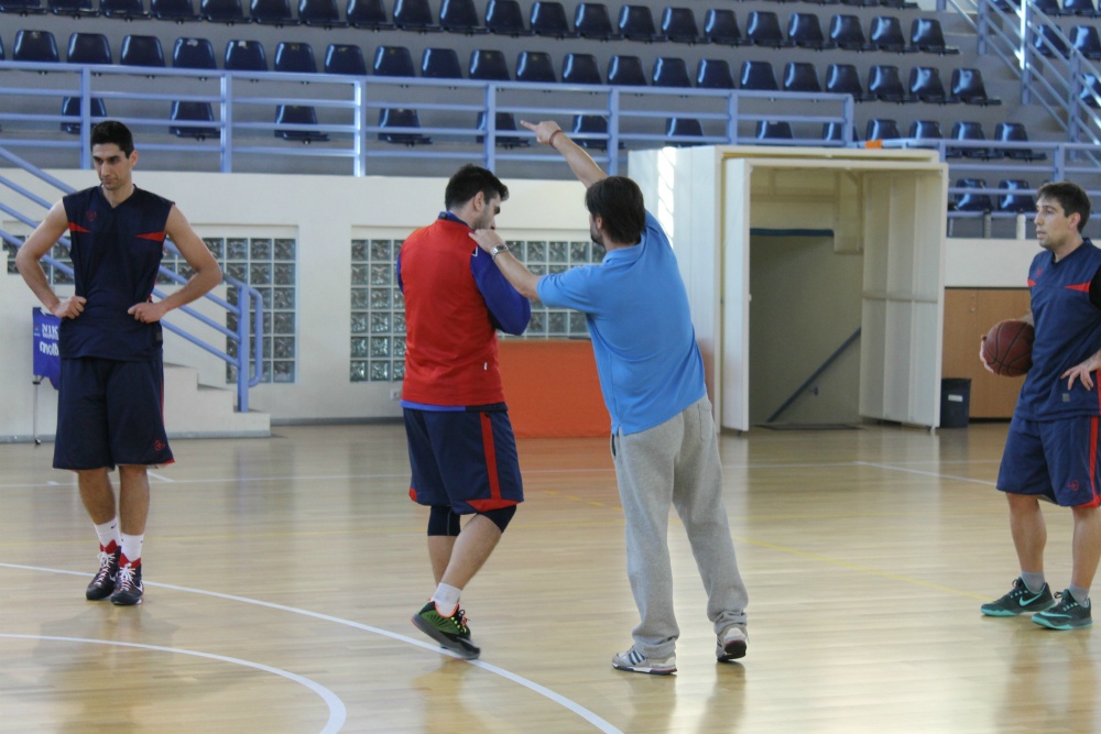 Κωλέτσης: «Να ματώσουμε για την άνοδο» (photos)