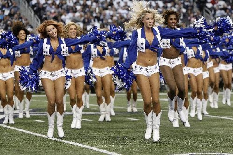 NFL: Οι Cheerleaders της Wild Card Round (photos)