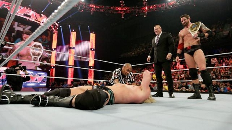 Raw: Στο main event του Royal Rumble o Seth Rollins! (videos+photos)
