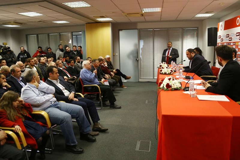Ολυμπιακός: Τα «κλικ» της παρουσίασης Περέϊρα