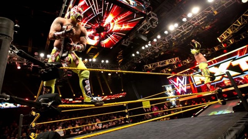 NXT: Υπεράσπιση για Lucha Dragons και «στοιχήματα» για Regal (photos+videos)