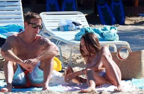 Φόρμουλα 1: Τατουάζ ο Μπάτον, κουπί η Μιτσιμπάτα (photos)