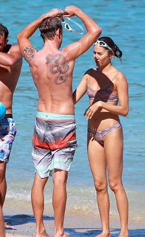 Φόρμουλα 1: Τατουάζ ο Μπάτον, κουπί η Μιτσιμπάτα (photos)