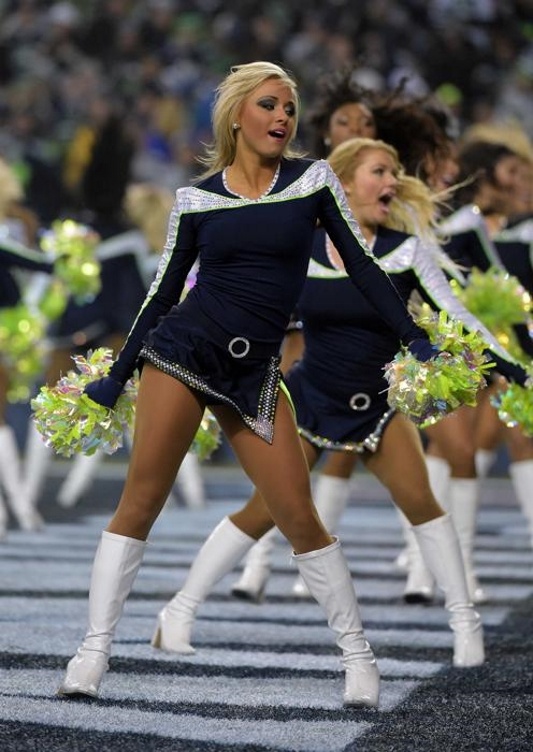 NFL: Παγωνιά στα γήπεδα, παρών οι Cheerleaders (photos)