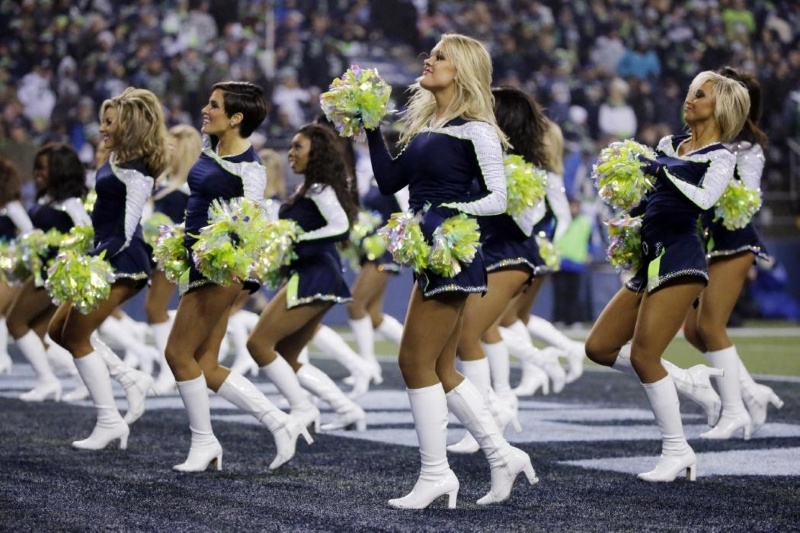 NFL: Παγωνιά στα γήπεδα, παρών οι Cheerleaders (photos)