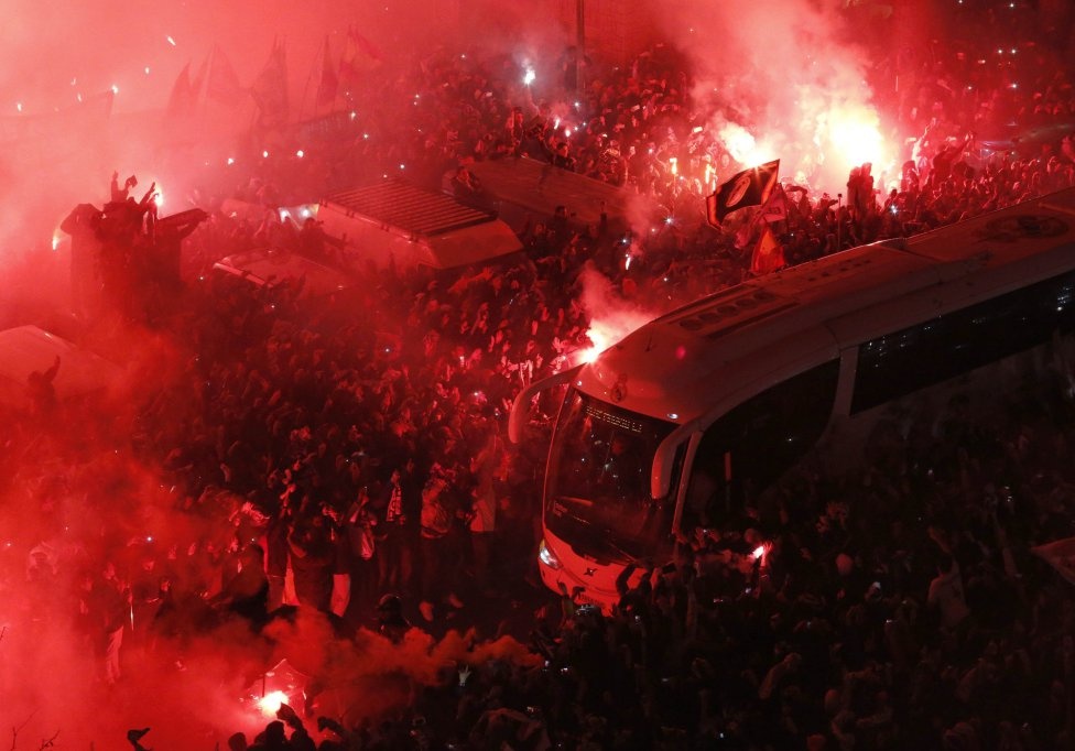 Ρεάλ Μαδρίτης: Πανικός στο γήπεδο για τη ρεβάνς (photos+videos)