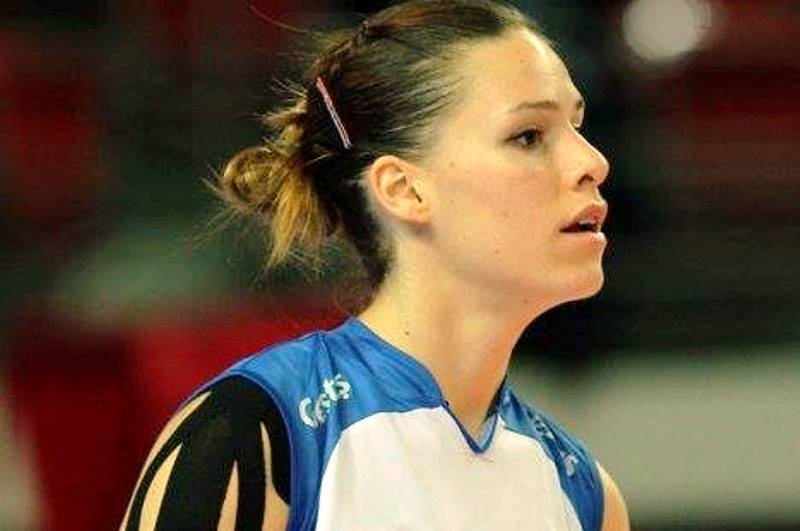 Ολυμπιακός: Ένα «μανεκέν» στο λιμάνι (photos+videos)
