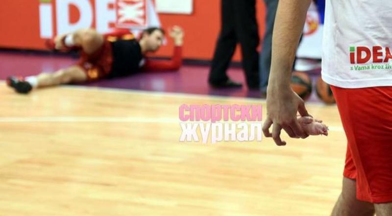 Ερυθρός Αστέρας: Με... γουρούνια η υποδοχή της Γαλατάσαραϊ (video+photos)