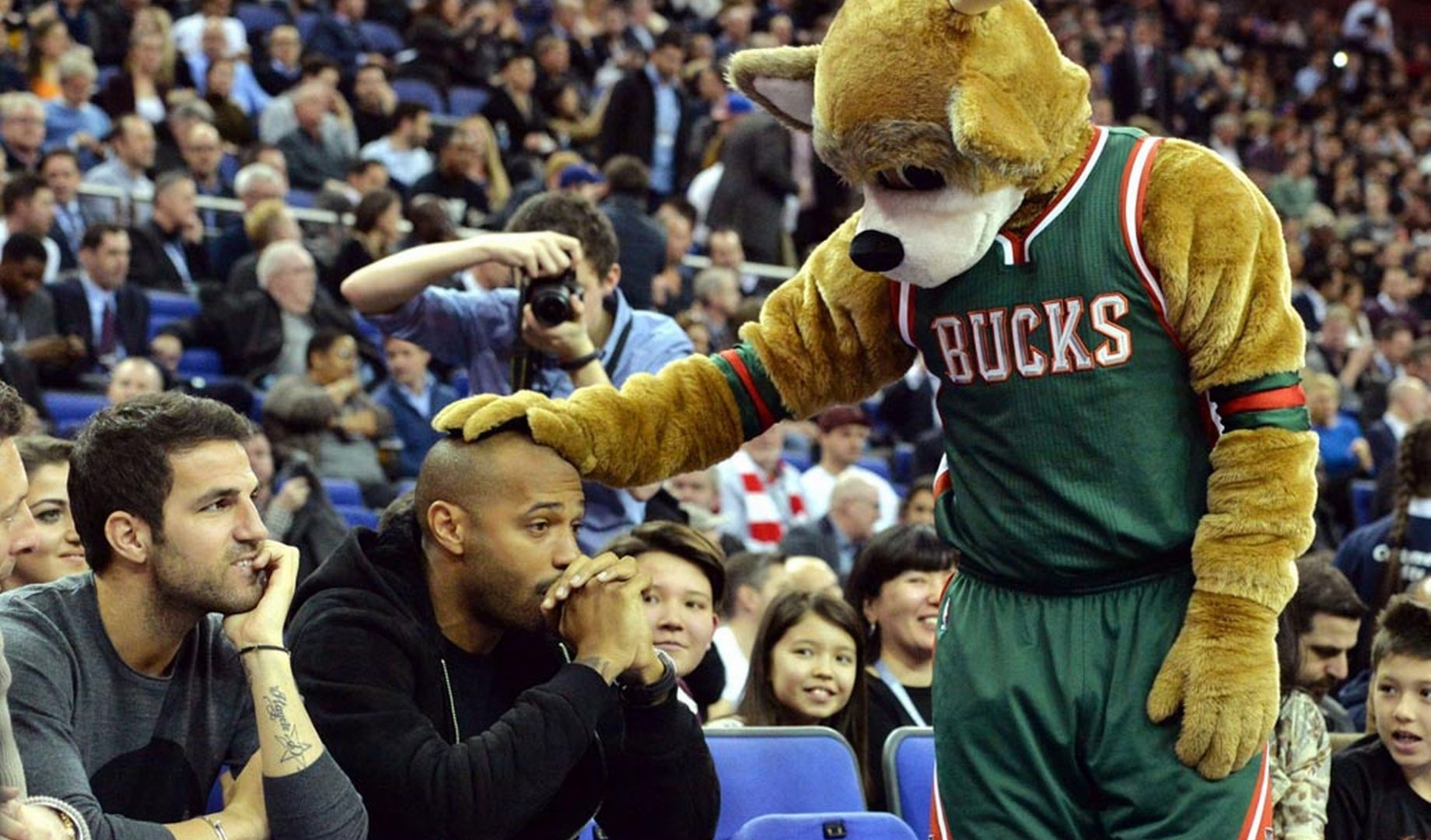 Οι σταρ της μπάλας απόλαυσαν NBA  και Αντετοκούνμπο στο Λονδίνο (video)