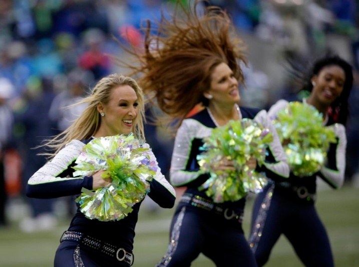 NFL: Οι Cheerleaders των Πάτριοτς και Σίχοκς (photos)